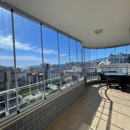 огромный видовой пентхаус у моря Apartment